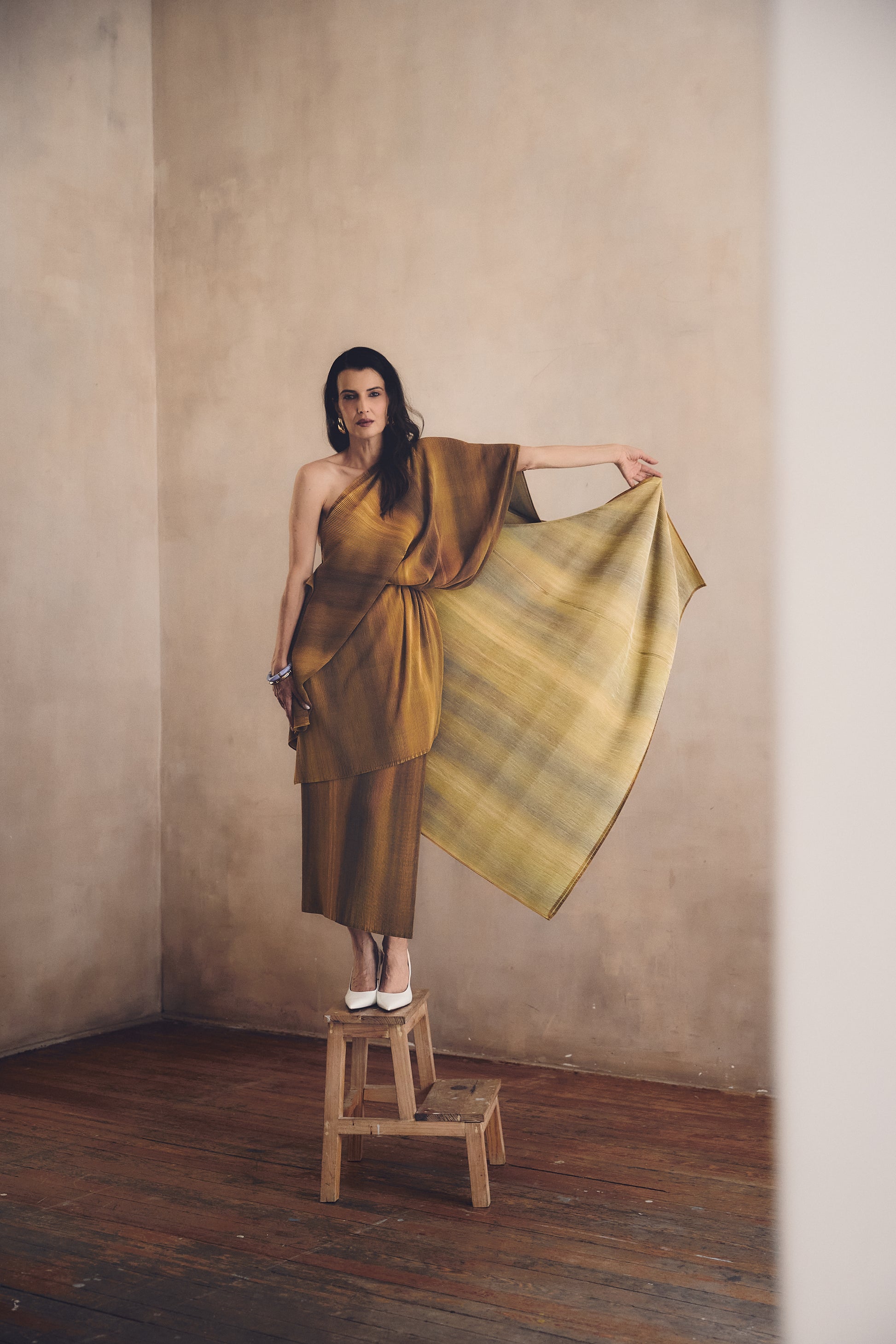 Ocaso Dorado – CAPA CON CINTURON